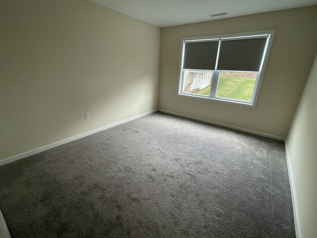 Building Photo - 28 Woodside Dr