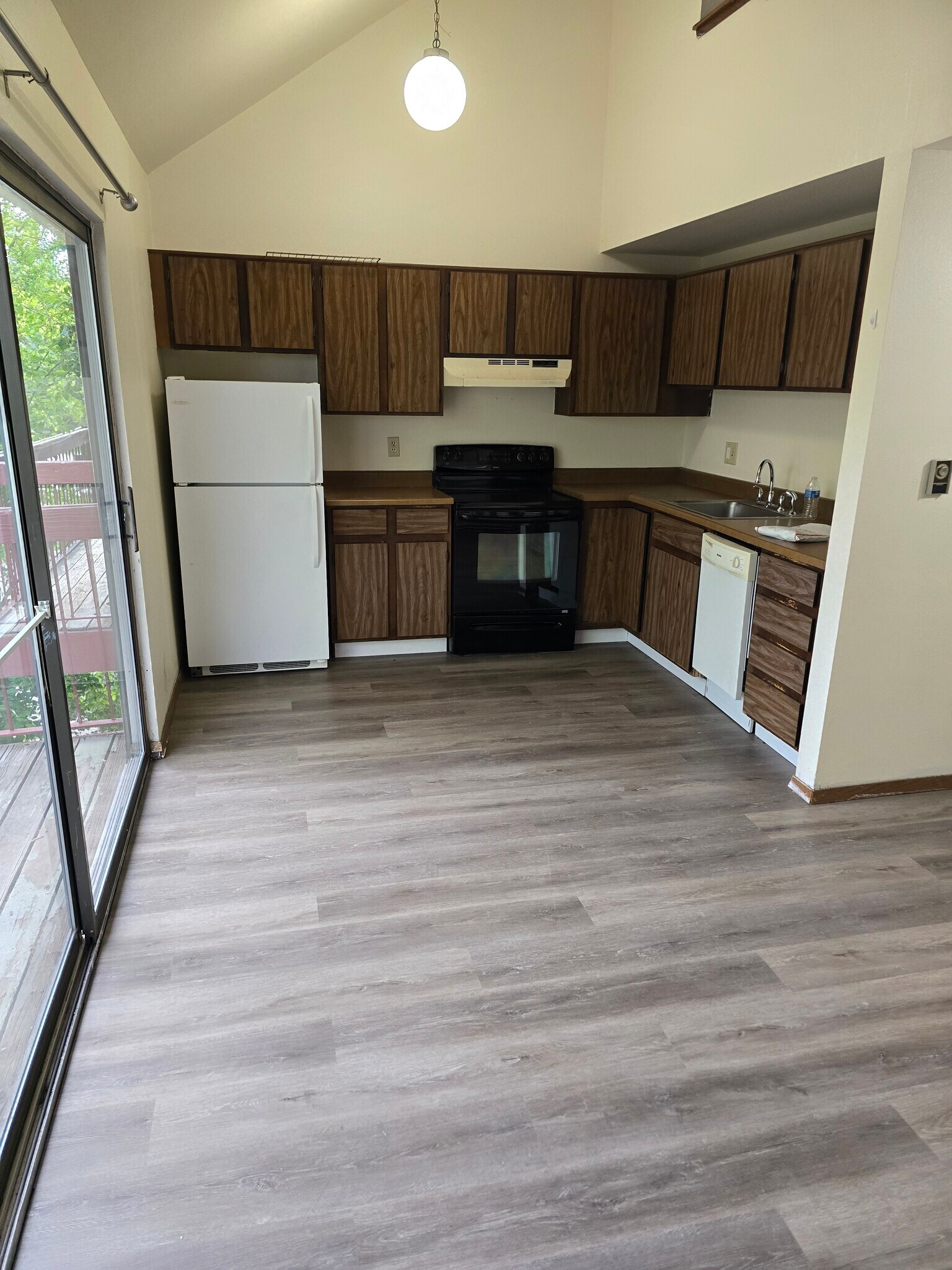 Building Photo - 4501 Boardwalk Dr