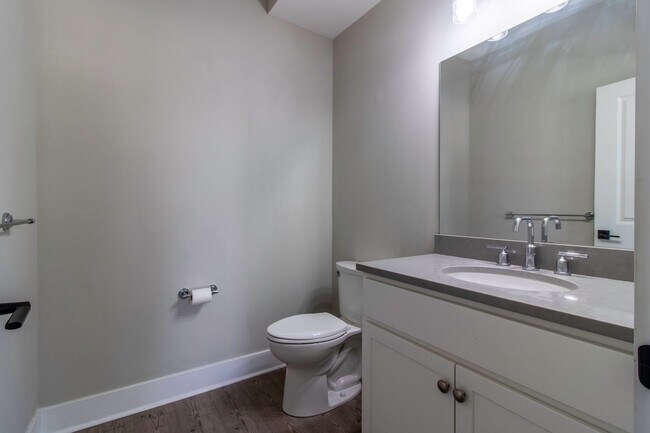 Building Photo - Downtown Milford Year Round Rental - Unfur...