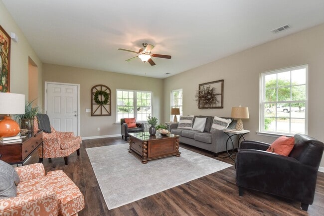 Building Photo - Coming Available!