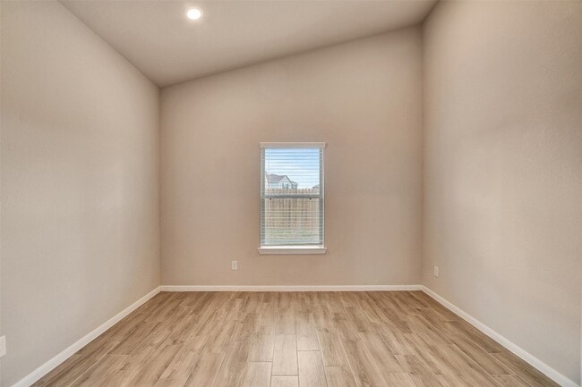 Building Photo - 388 Kendall Crest Dr