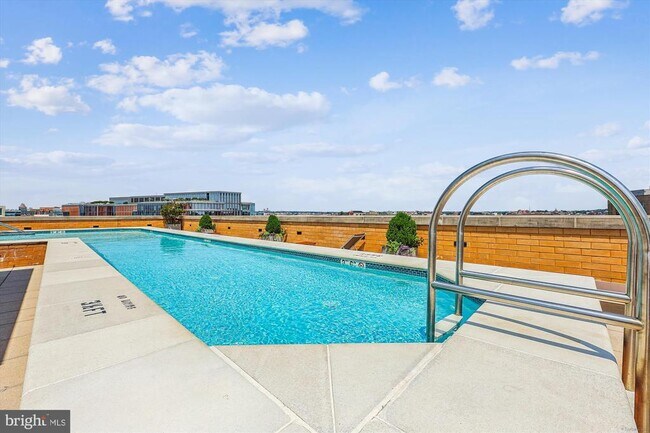 Building Photo - 475 K St NW