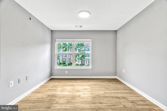 Building Photo - 43585 PATCHING POND Sq