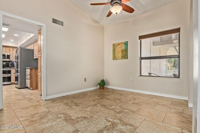 Building Photo - Your Oasis Awaits!