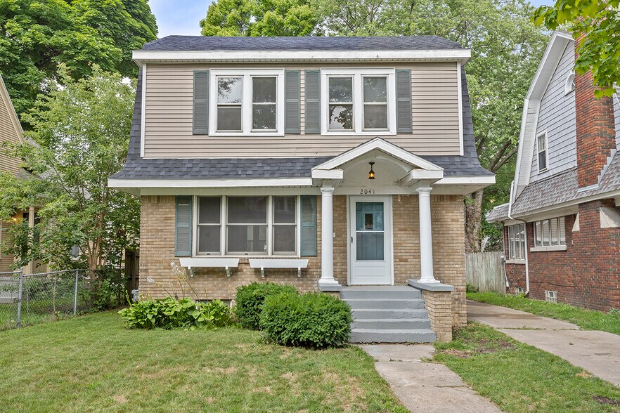 Primary Photo - 2041 Francis Ave SE