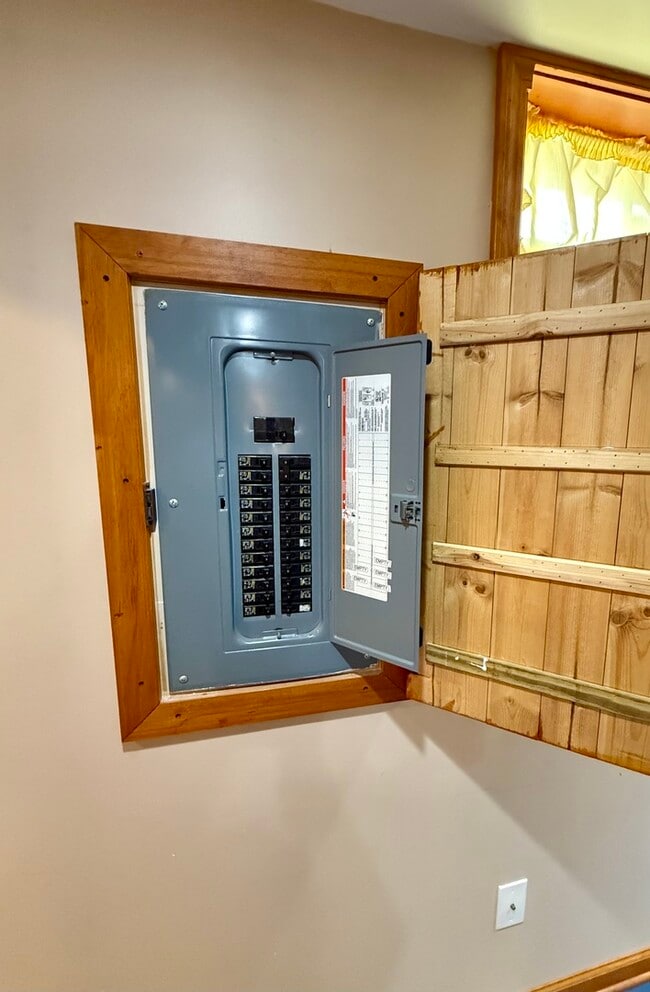 Building Photo - 723 Glendale Ave