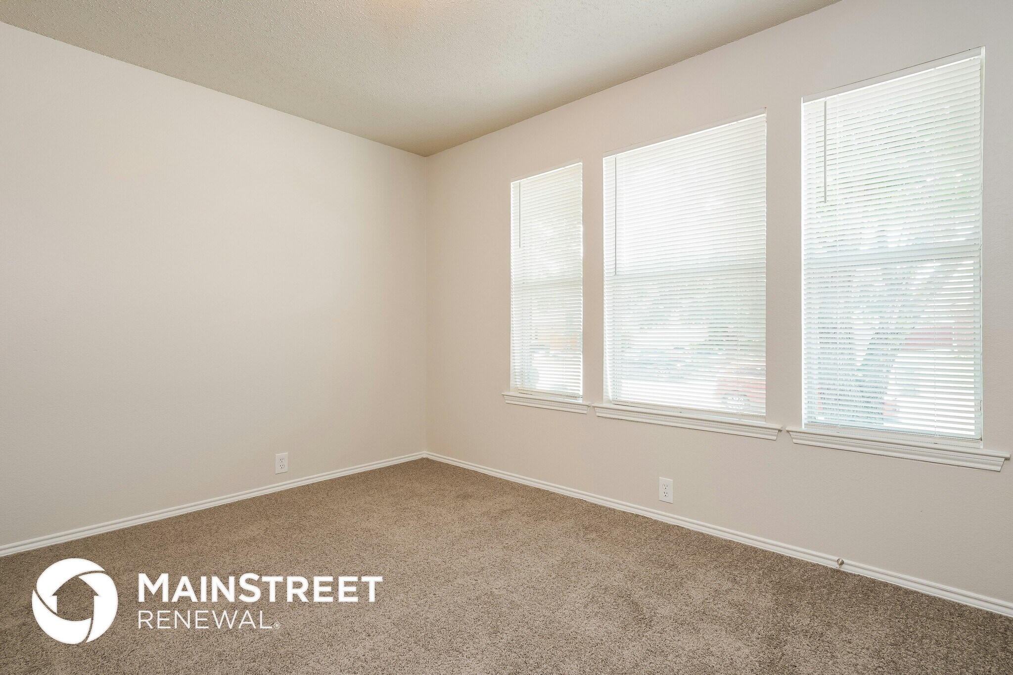 Building Photo - 111 Oakhurst Dr