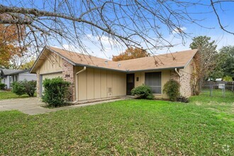 Building Photo - 904 Cripple Creek Dr
