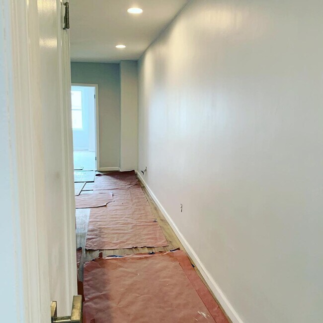 Building Photo - 5037 Springfield Ave