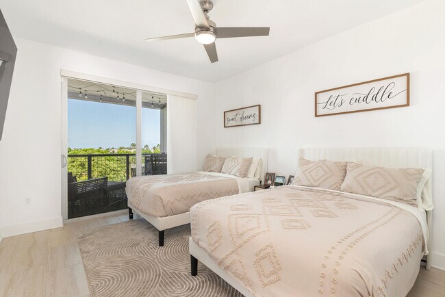 Building Photo - 236 SE 5th Ave