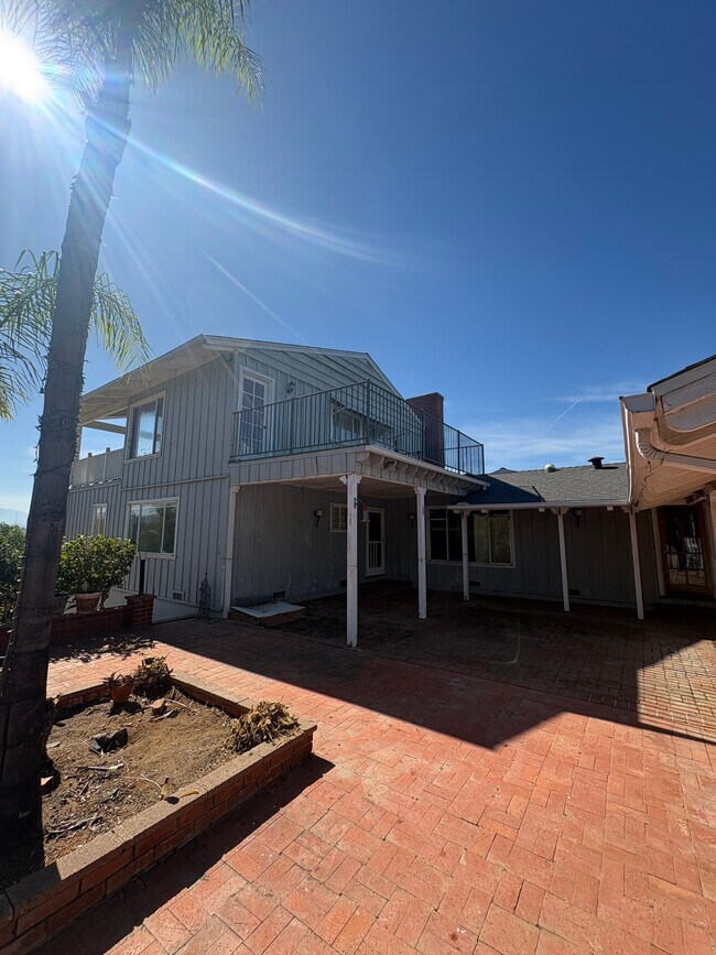 Building Photo - 232 Vista Del Indio