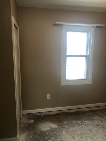 Building Photo - 3273 Berent St