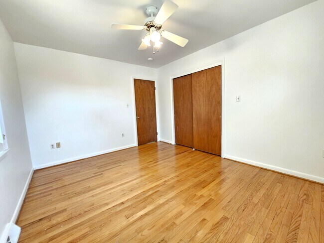 Building Photo - 103 Shawnee Cir