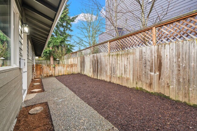 Building Photo - 1912-1914 SE Tacoma St.