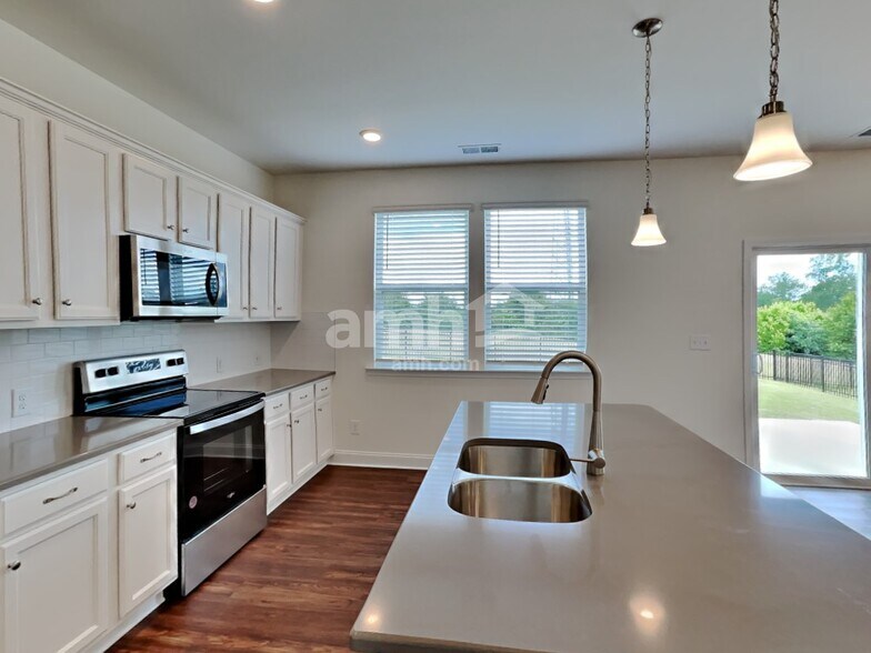 Building Photo - 151 Hazel Pk Dr