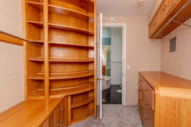 Building Photo - Extraordinary 5-Bed / 5-Bath Oceanfront Property in La Jolla!