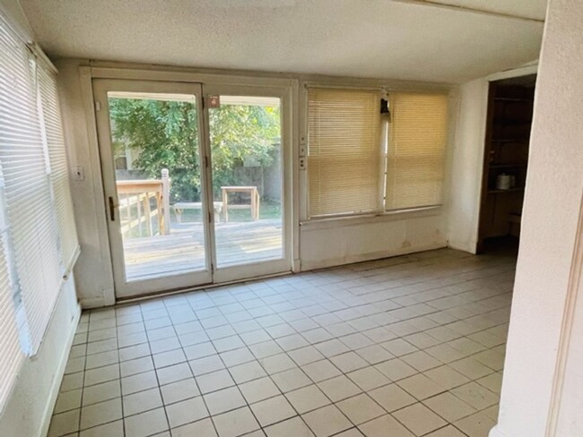 Building Photo - 2 bed, 2 bath in Midtown Memphis near Rhod...