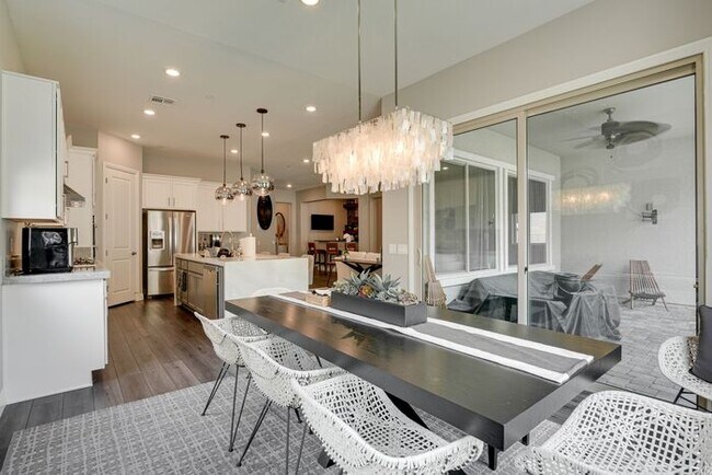 Building Photo - BEAUTIFULLY FULLY FURNISHED 4 BEDROOM 3.5 BATH HOME IN 89138