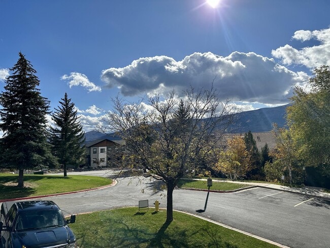 Building Photo - 3615 N Wolf Creek Dr