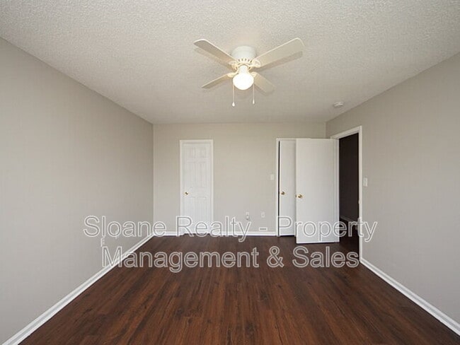 Building Photo - 7616 Valleyview Cir