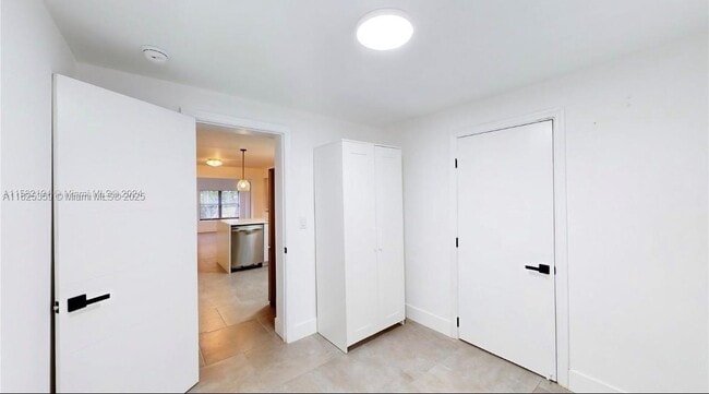 Building Photo - 2529 NE 181st St