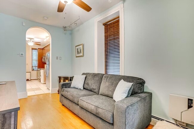 Building Photo - 608 Madison St