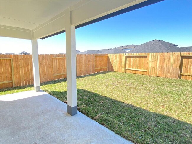 Building Photo - 3306 Silverton Dr