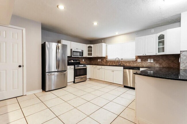 Building Photo - 18903 Pine Trace Ct