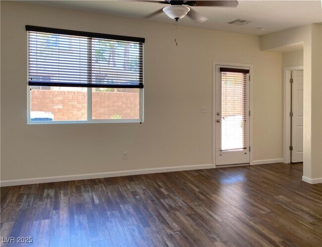 Building Photo - 1000 Aspen Cliff Dr