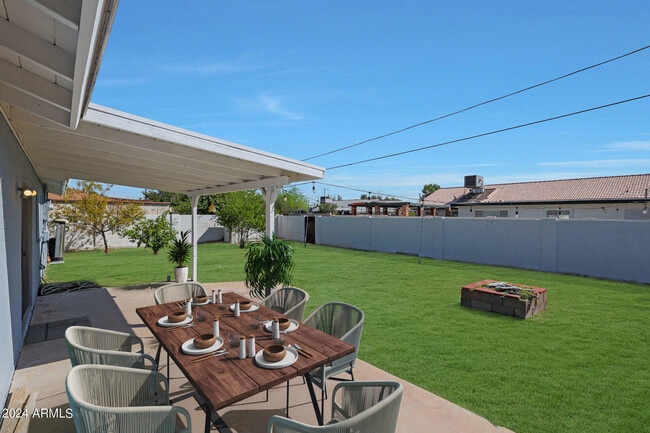 Building Photo - 7225 N 19th Dr