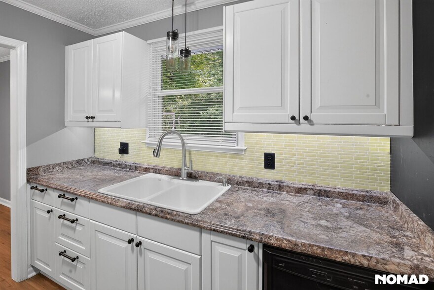 Building Photo - 151 Meadow Wood Dr