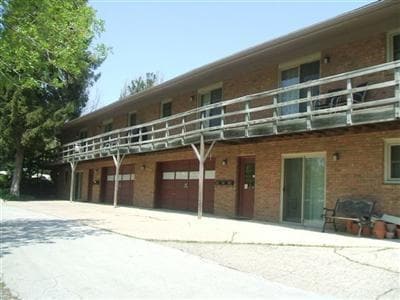 Primary Photo - 903 E Main St