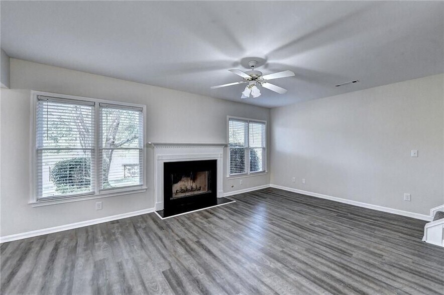 Building Photo - 3460 Maple Terrace Dr