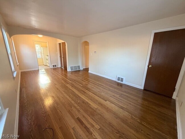 Building Photo - 2042 13th St