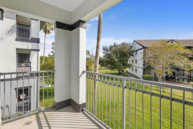 Building Photo - 2 Bedroom condo with 2 Baths and balcony minutes from The Mall at Millenia