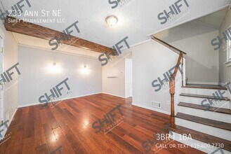 Building Photo - 233 Ann St NE