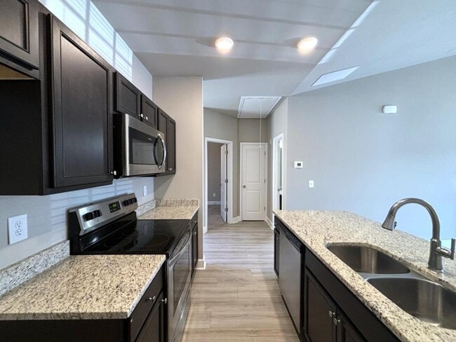 Building Photo - 602 Parkview Ct