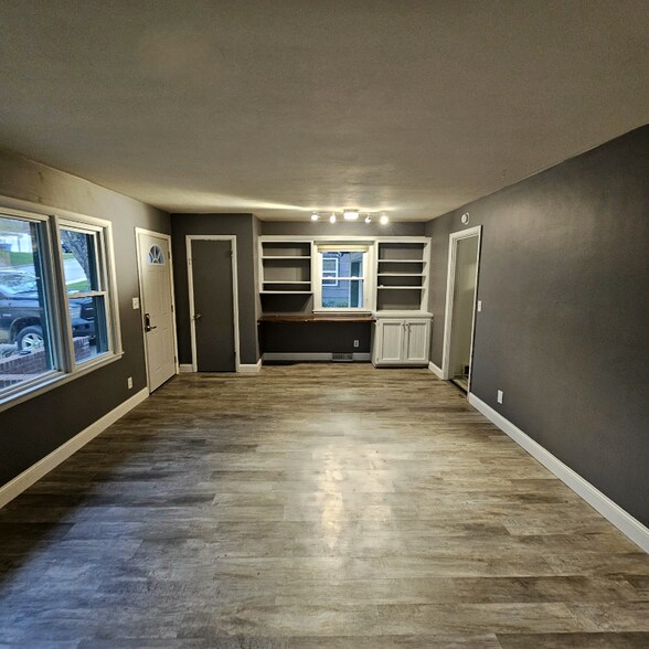 Building Photo - 2616 S Center Ave