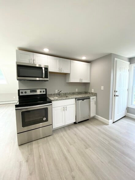 Building Photo - 286 Kimball St