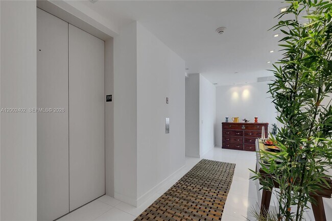 Building Photo - 1100 Biscayne Blvd