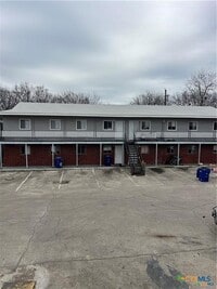 Building Photo - 915 S 15th St