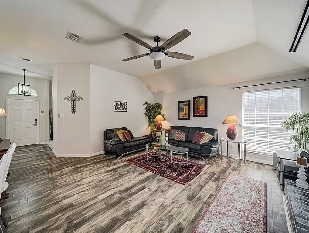 Building Photo - 5558 Mesa Verde Ct