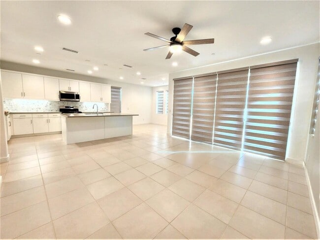 Building Photo - 35770 McCarthy St