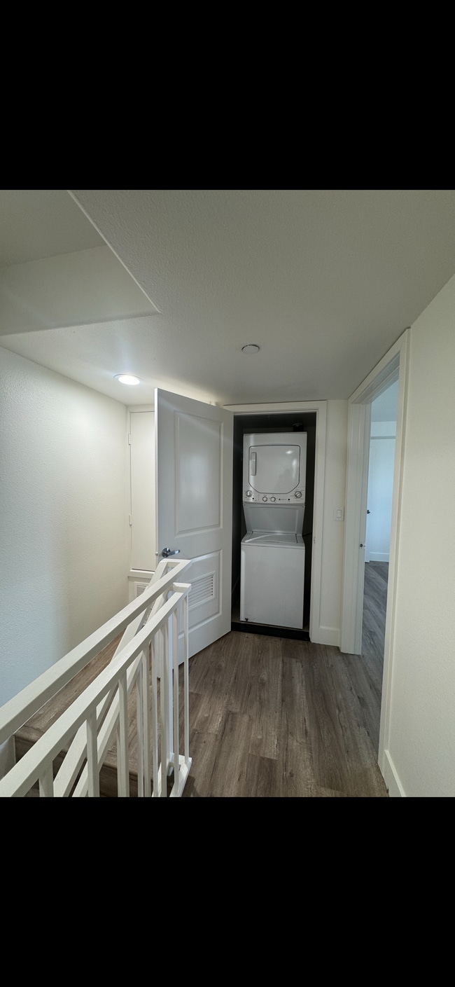 Building Photo - 11312 Huston St