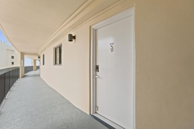 Building Photo - 200 Ocean Trail Way
