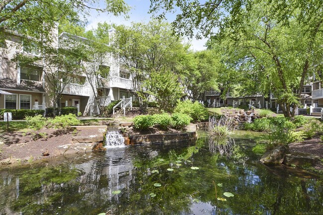 Building Photo - Wooded Views! 1BD/1BA Private Condo in the...