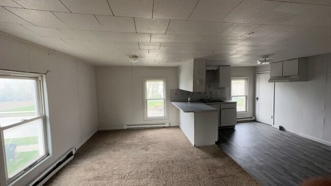 Building Photo - 417 Middlebury St