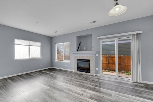 Building Photo - $1,775.00 - 2 Bedrooms, 2.5 Bathrooms, Townhouse in Thornton with Cozy Fireplace!