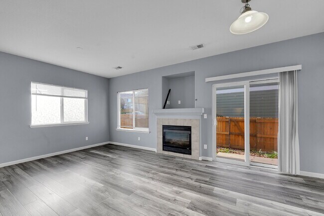 Building Photo - $1,875.00- 2 Bedrooms, 2.5 Bathrooms, Town...