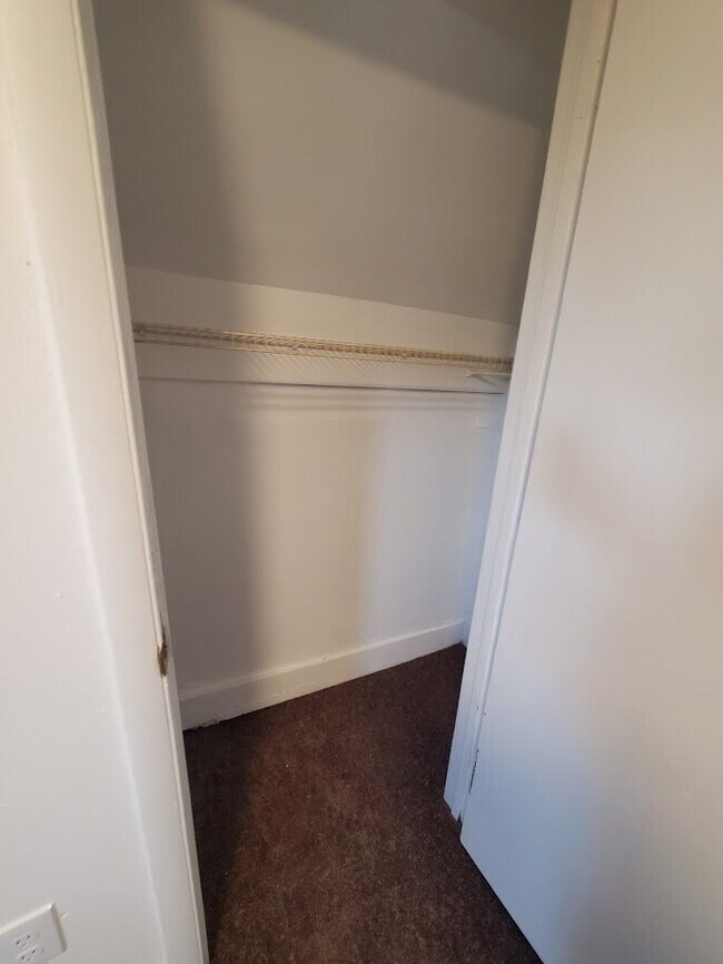 Building Photo - Cozy 2-Bed, 1-Bath Apartment in Westville! Fresh new carpets & freshly painted walls and cabinets...